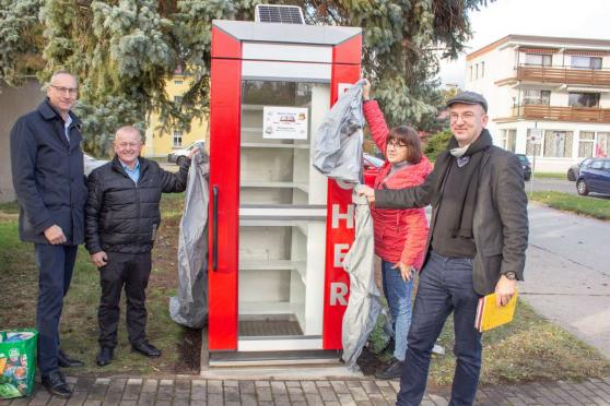 Niederkaina erffnet mit Brgerkraft neue Bcherzelle